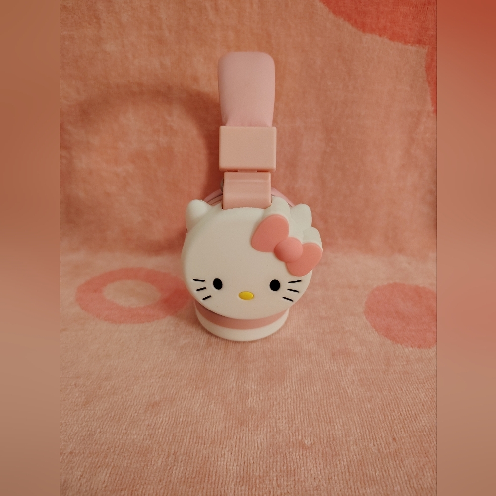 EXCLUSIVE - Hello Kitty x Miniso Pink Wireless Headphones - Picture 8 of 9